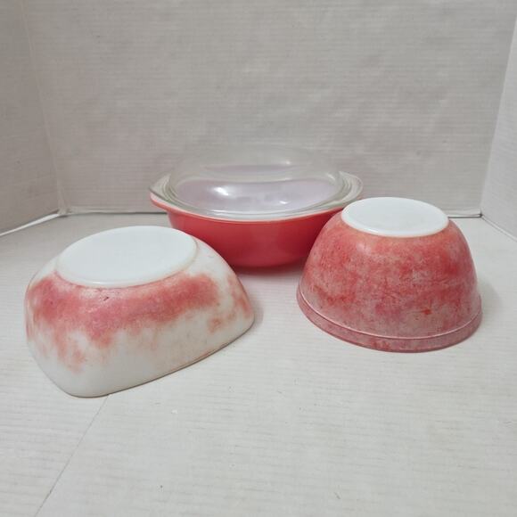 3 Vintage Pyrex Dish Set Pink White Glass 1.5 Quart 515B, 402 + 2qt W Lid 024 - Picture 14 of 15